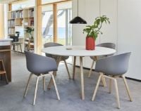 Billede af HAY AAC 22 About A Chair SH: 46 cm - Lacquered Oak Veneer/Concrete Grey