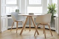 Billede af HAY AAC22 About a Chair Spisebordsstol SH: 46 cm - Black Lacquered Oak Veneer/Cream White OUTLET