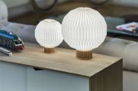 Billede af Le Klint 375 Bordlampe Medium Ø: 33 cm - Papir