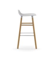 Billede af Normann Copenhagen Form Barstol SH: 75cm - Hvid/Eg