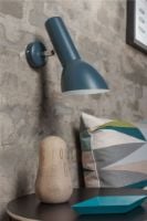 Billede af CPH Lighting Oblique Væglampe H: 21 cm - Krom/Petroleumsblå