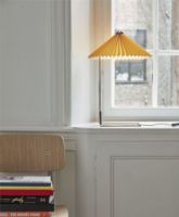 Billede af HAY Matin Table Lamp 380 Large Ø: 38 cm - Yellow / Brass
