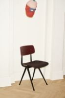 Billede af HAY Result chair SH: 46 cm - Black base/Dark brick oak/Remix 373 