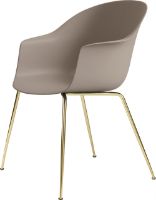 Billede af GUBI Bat Dining Chair Conic Base - Brass semi matt base/New beige