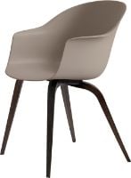 Billede af GUBI Bat Dining Chair Wood Base 45 cm - Smoked Oak/New beige