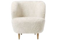 Billede af GUBI Stay Lounge Chair Fully Upholstered SH: 40 cm - Off White/Oak