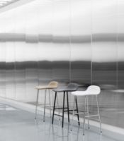 Billede af Normann Copenhagen Form Barstol SH: 65cm - Hvid/Krom
