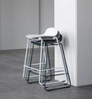 Billede af Normann Copenhagen Form Barstol SH: 75 cm - Blå/Krom