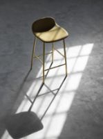Billede af Normann Copenhagen Form Barstol SH: 75cm - Grå/Messing