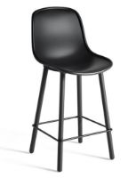Billede af HAY NEU 12 Bar Stool LOW SH: 64 cm Soft Black Lacquered Oak/ Soft Black Seat / Black Footrest 