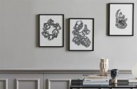 Billede af Nordal Hand Illustration 40x30 cm -  Black Frame OUTLET