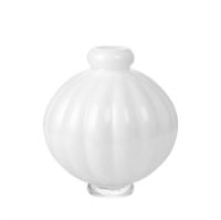 Billede af Louise Roe Balloon Vase #01 H: 25 cm - Opal White