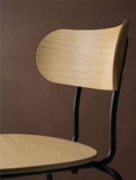 Billede af GUBI Coco Dining Chair Stackable Siddehøjde 47 cm - Black/Oak