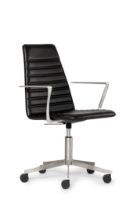 Billede af Paustian Spinal Chair 44 High Back w. Armrest SH: 43-55 cm - Chrome Base w. Castors/Black Sierra Leather