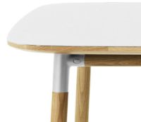 Billede af Normann Copenhagen Form Spisebord 120x120cm - Hvid/Eg