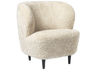 Billede af GUBI Stay Lounge Chair Fully Upholstered SH: 40 cm - Moonlight/Black Stained Oak 
