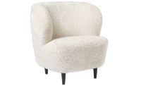 Billede af GUBI Stay Lounge Chair Fully Upholstered SH: 40 cm - Off White/Black Stained Oak 