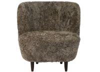 Billede af GUBI Stay Lounge Chair Fully Upholstered SH: 40 cm - Sahara/American Walnut