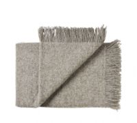 Billede af Silkeborg Uldspinderi Samsø Plaid 85x130cm - Nordic Grey OUTLET