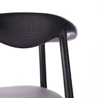 Billede af Brdr. Krüger Jari Dining Chair SH: 46 cm - Black Painted Ash / Black Leather