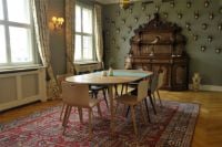 Billede af VIA Copenhagen Eat Oval Spisebord m. 1 tillægsplade 160x100 cm - Røget Eg/Sort Linoleum