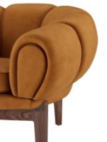 Billede af GUBI Croissant Lounge Chair SH: 46 cm - Walnut / Chamois Cuoio