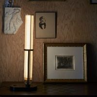 Billede af DCW Editions La Lampe Frechin Bord- og gulvlampe H: 65cm - Guld/Sort