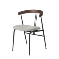 Billede af GUBI Violin Dining Chair Upholstered Seat Bouclé SH: 45 cm - Oiled American Walnut / 004 