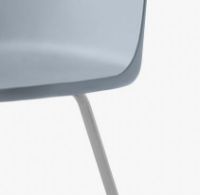 Billede af &Tradition HW6 Rely Chair SH: 46 cm - Light Blue/Chrome Base