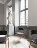 Billede af Normann Copenhagen Herit Chair Upholstery SH: 45 cm - Oak / Spectrum Leather Sand