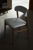 Billede af Normann Copenhagen Herit Chair Upholstery SH: 45 cm - Oak / Spectrum Leather White  
