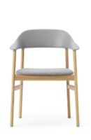 Billede af Normann Copenhagen Herit Armchair Upholstery SH: 45 cm - Oak Base/ Synergy Grey 