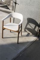 Billede af Normann Copenhagen Herit Armchair Upholstery SH: 45 cm - Oak Base/ White Spectrum Leather 