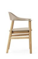 Billede af Normann Copenhagen Herit Armchair Upholstery SH: 45 cm - Oak Base/ Sand Spectrum Leather 