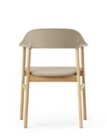 Billede af Normann Copenhagen Herit Armchair Upholstery SH: 45 cm - Oak Base/ Sand Spectrum Leather 