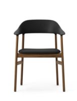 Billede af Normann Copenhagen Herit Armchair Upholstery SH: 45 cm - Smoked Oak Base/ Black Spectrum Leather  