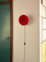 Billede af HAY Matin Wall Lamp 380 38x25 cm - Bright Red / Brass FORUDBESTIL: SLUT MAJ 2024
