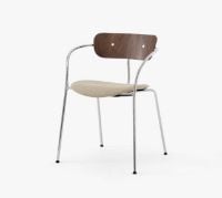 Billede af &Tradition Pavilion Chair AV4 Chrome Base SH: 46 cm - Lacquered Walnut / Vidar 333