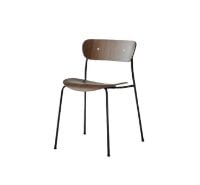 Billede af &Tradition Pavilion Chair AV1 SH: 46 cm - Lacquered Walnut/Black