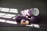 Billede af Nordal Yin Yoga Mattress w/fur 65x195 cm - Burgundy