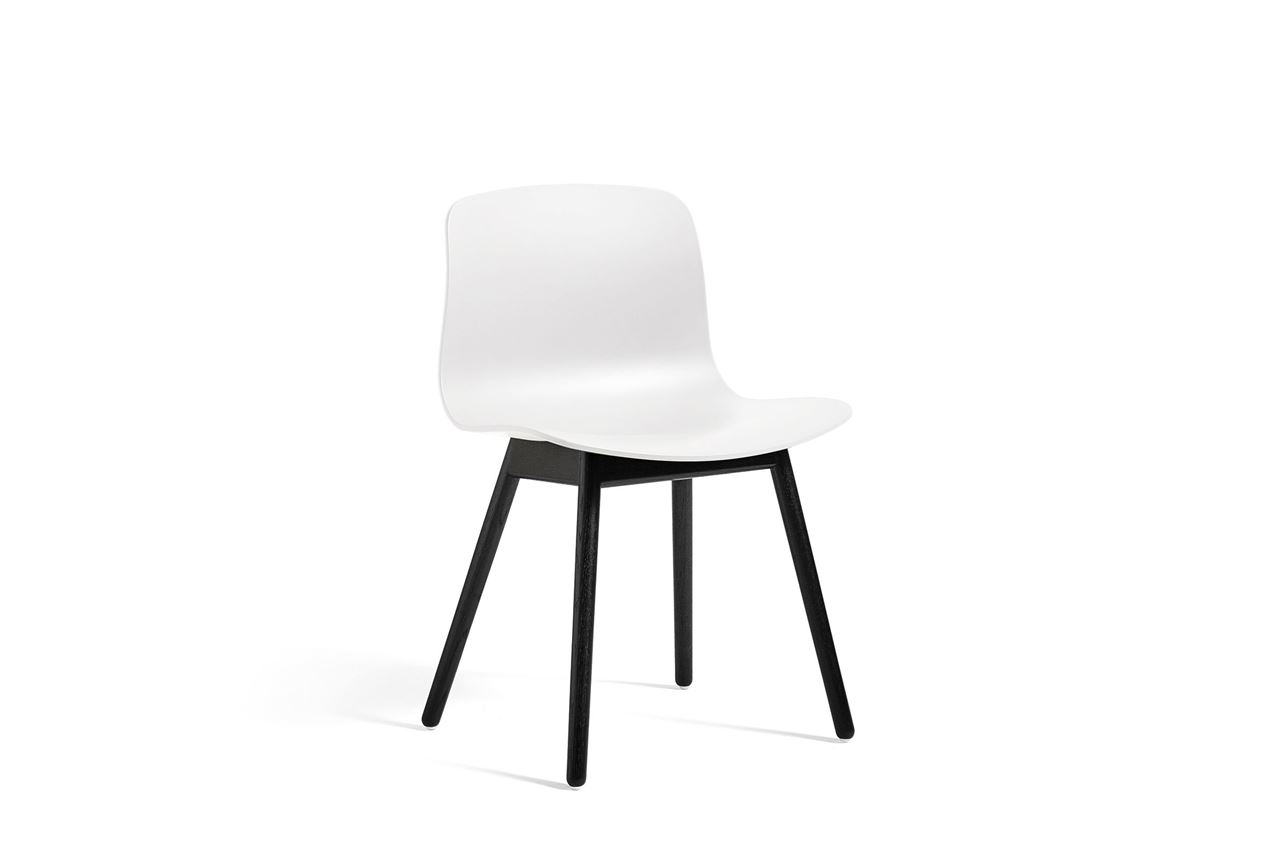 Billede af HAY AAC 12 About A Chair SH: 46 - Black Lacquered Solid Oak/White