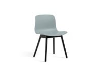 Billede af HAY AAC 12 About A Chair SH: 46 - Black Lacquered Solid Oak/Dusty Blue