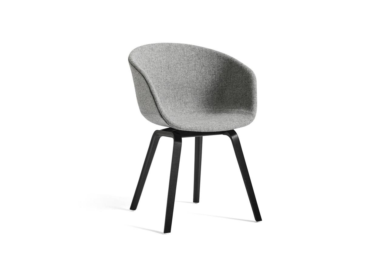 Billede af HAY AAC 23 About A Chair SH: 46 cm - Black Lacquered Oak Veneer/Hallingdal 130