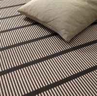 Billede af Woodnotes Cut Stripe Carpet Sewn Edges 170x240 cm - Black/Natural
