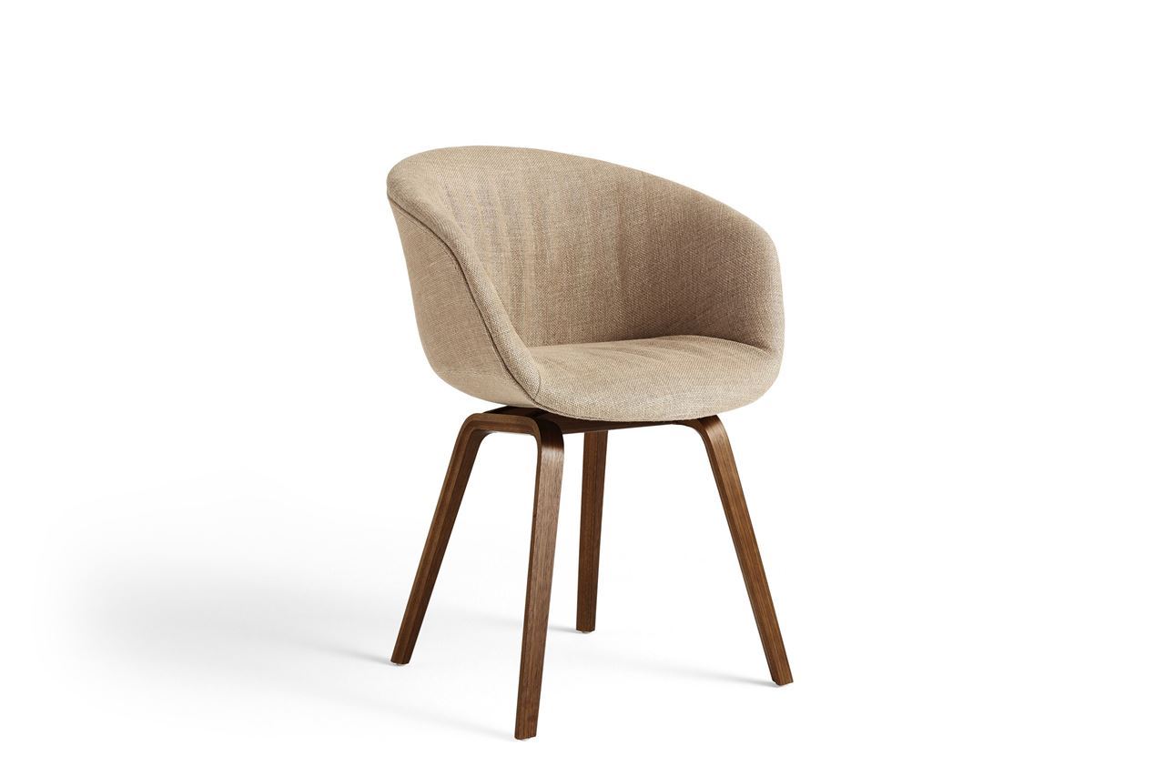 Billede af HAY AAC 23 Soft About A Chair SH: 46 cm - Lacquered Walnut Veneer/Linen Grid Dark Beige