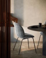 Billede af GUBI Beetle Dining Chair SH: 45,5 cm - Black Base / Dedar Belsuede Special