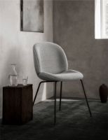 Billede af GUBI Beetle Dining Chair SH: 45,5 cm - Black Base / Dedar Karakorum