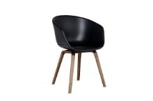 Billede af HAY AAC 23 About A Chair SH: 46 cm - Lacquered Walnut Veneer/Sense Black 
