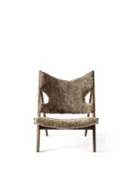 Billede af Audo Copenhagen Knitting Lounge Chair Sheepskin SH: 30 cm - Walnut Base/Sheepskin Curly Sahara