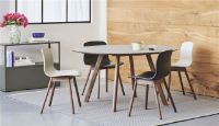 Billede af HAY CPH 25 Round Table Ø: 140 cm - Lacquered Solid Walnut/Lacquered Walnut Veneer